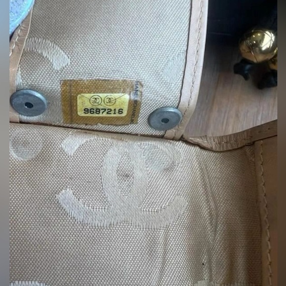 Chanel Lamb Skin Key Case 6 Ring - Picture 2 of 8